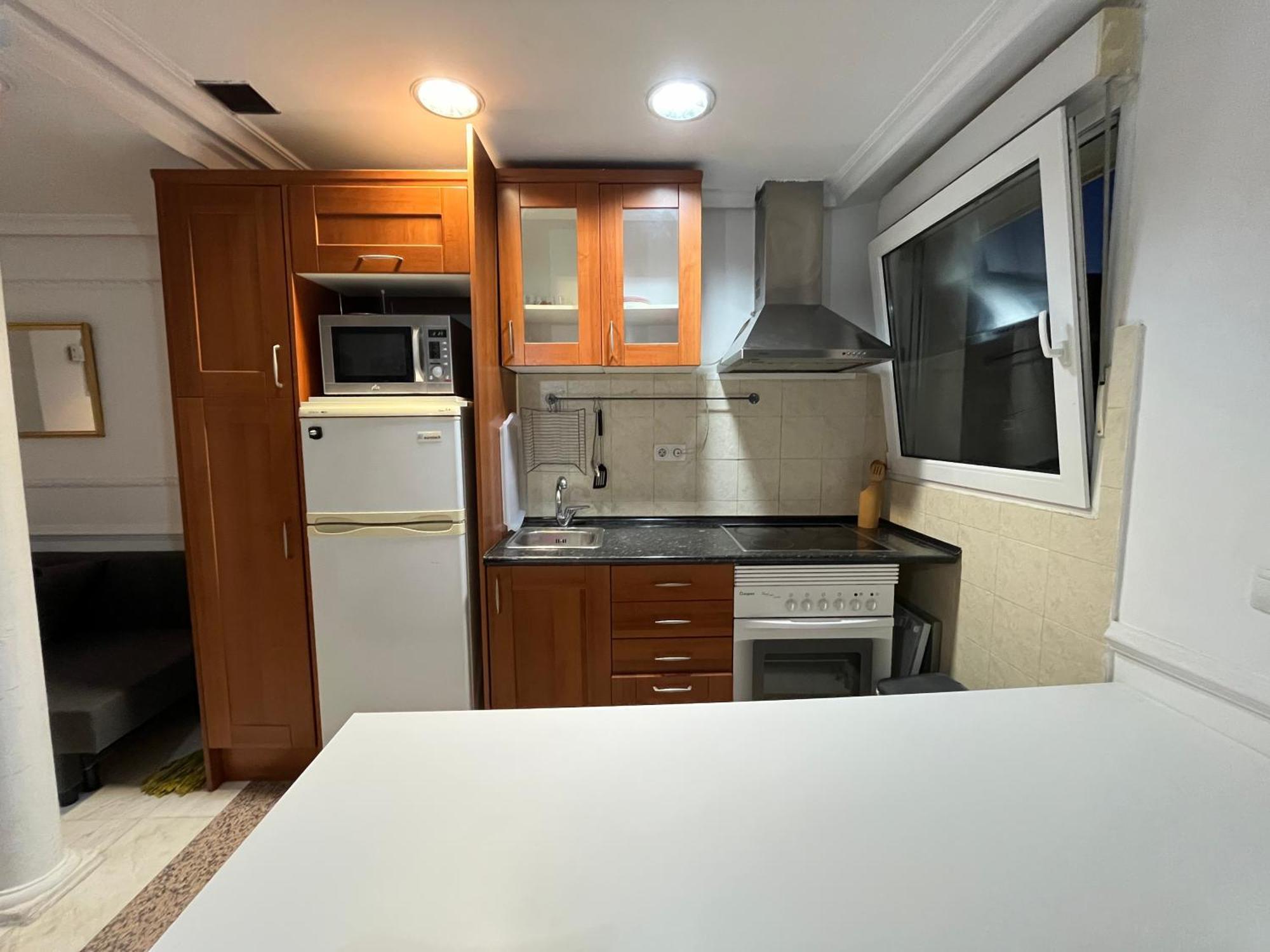 Pisos Con Piscina De Temporada Corta Estancia — Fotos 1